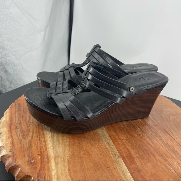 UGG Mattie Black Leather Weave Wedge Sandal Size 7.5 FD1114L - Picture 1 of 8